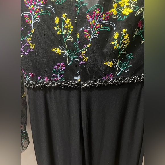 Mac Duggal NEW Embroidered Puff Sleeve Column Gown Size 6 - Picture 4 of 14